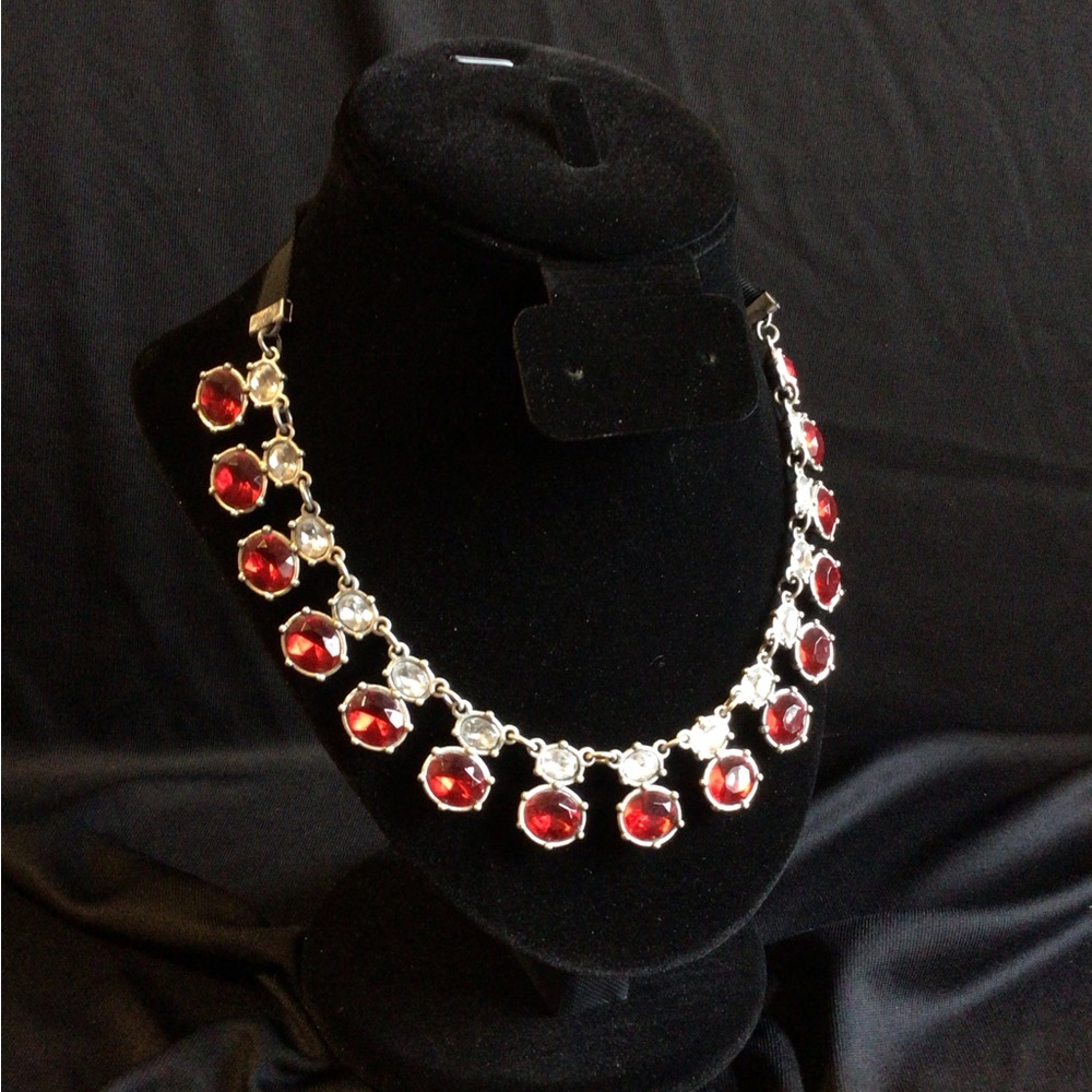 Beautiful Vintage Red Stone & Silver Tone Necklace